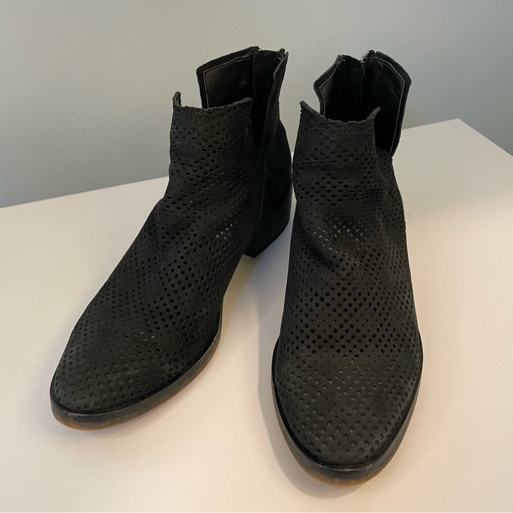 Dolce Vita Black Suede Leather Laser Cut Booties Size 7.5